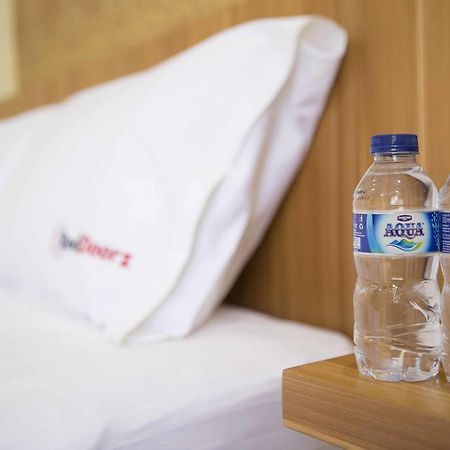 Reddoorz @ Tanah Baru Depok Hotell Eksteriør bilde